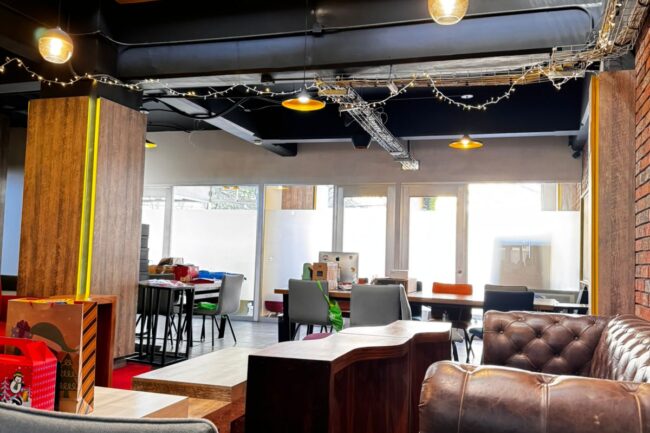 grupo medios publicitarios oficina